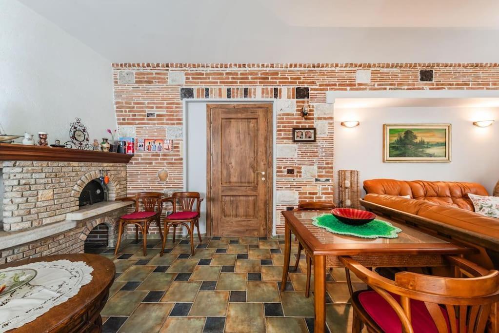 The Antique By Ps Villa Golem (Tirana)
